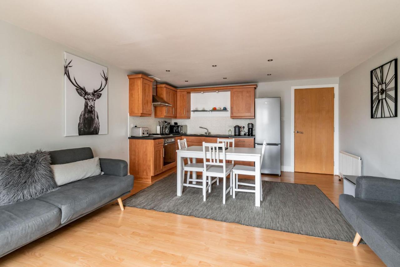 Appartement Amazing - Cables Wynd Near The Shore - Free Parking *